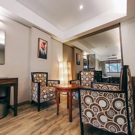 Hotel Maharana Chembur 2*