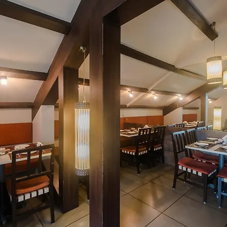 Landmark Annexe Hotel 3*