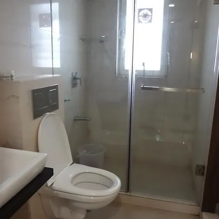 Hotel Fabhotel Imperial Residency