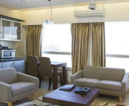 Landmark Apartment *
