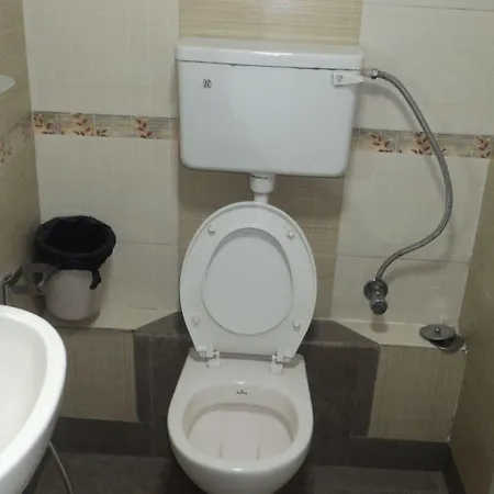 Hotel Benazeer