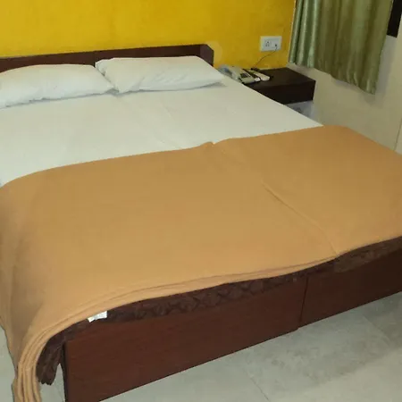 Hotel Benazeer