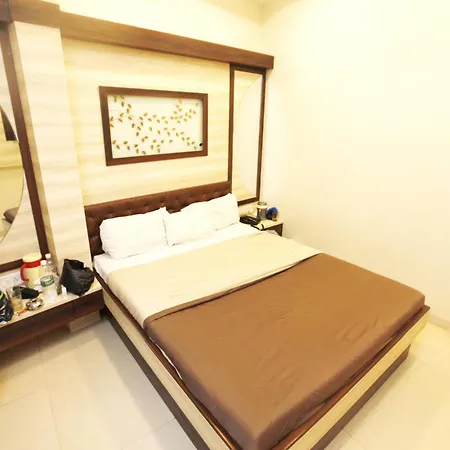 Al Moazin Hotel Mumbai