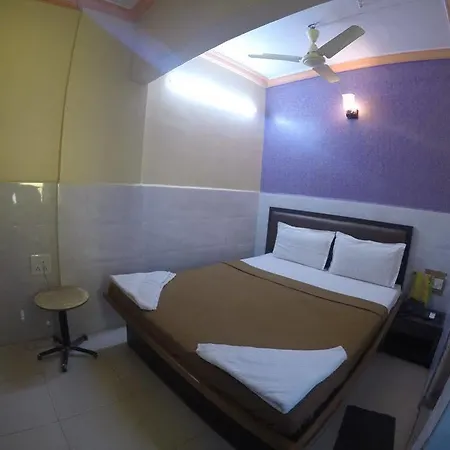 Oyo 44090 Classic Residency 3* Mumbai