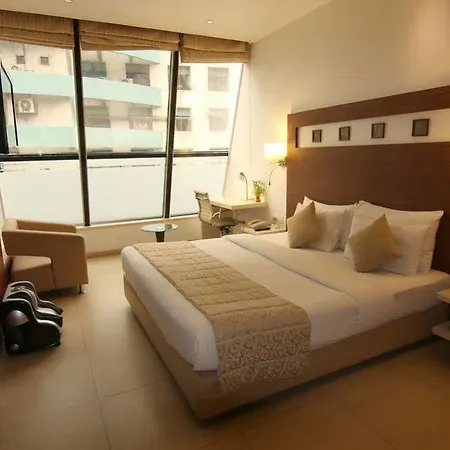 Townhouse Oak Suncity Premiere Hotel Mumbai