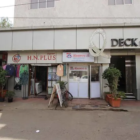 Hotel Q Deck