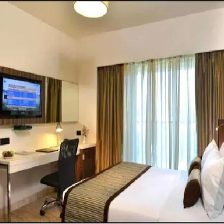 Hotel Residency Sarovar Portico 4*