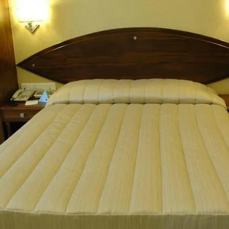 Fabhotel Shubhangan - Nr Bandra Hotel