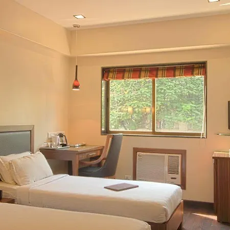 Amigo Hotel 2*