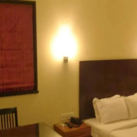Amigo Hotel 2*