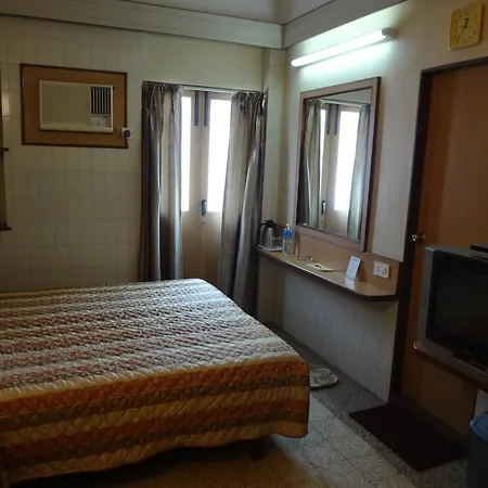 Chateau Windsor - Marine Drive Hotel 3*