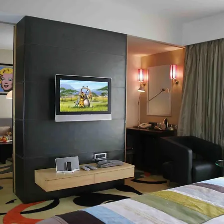 Hotel The Regale By Tunga Mumbai