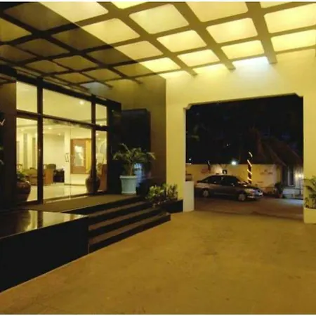 Hotel Ramee Guestline Juhu 4*