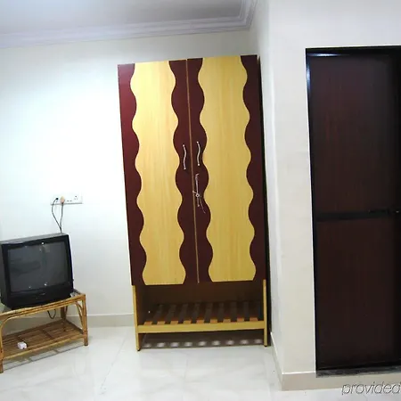 Sea Sands Hotel