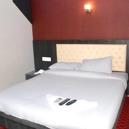 Fabhotel Adore