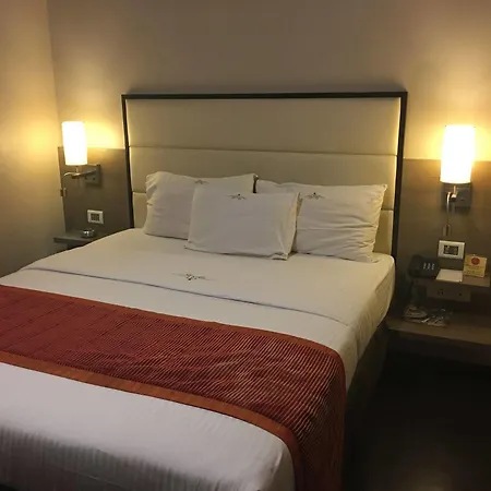 Landmark Annexe Hotel 3*