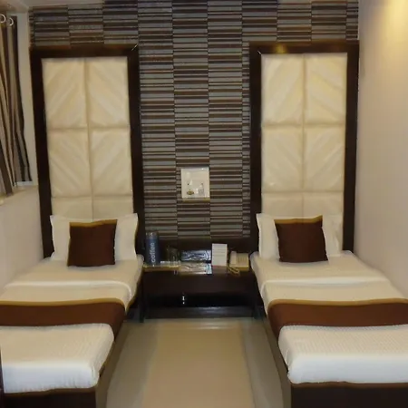 Hotel Satellite 3*