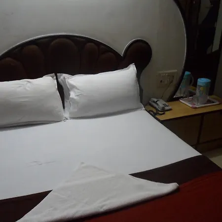 Happyland Hotel 3*