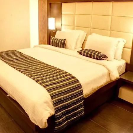 Galaxy Beacon Hotel, Santacruz ,mumbai 4* Mumbai