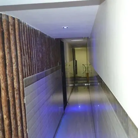 Lodge Blue Orchids Executive Mumbai