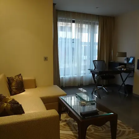 Marine Plaza 5*
