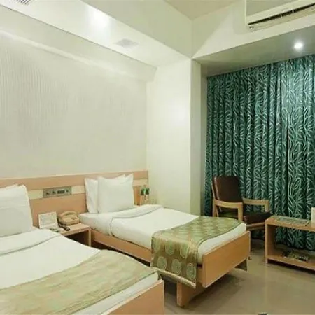 Diplomat, Colaba Hotel 3*