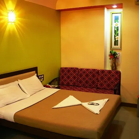 Hotel Fabhotel Annex Executive 3*