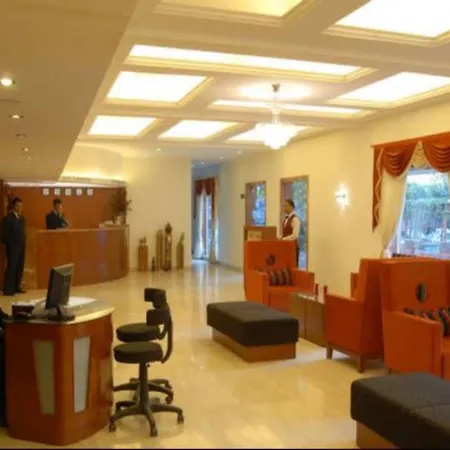 Juhu Plaza Hotel 3*