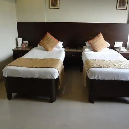 Hotel Kings International Juhu 3*