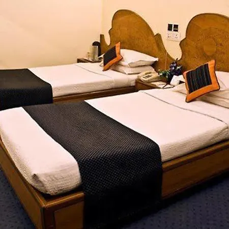 Hotel Midtown Pritam 3*