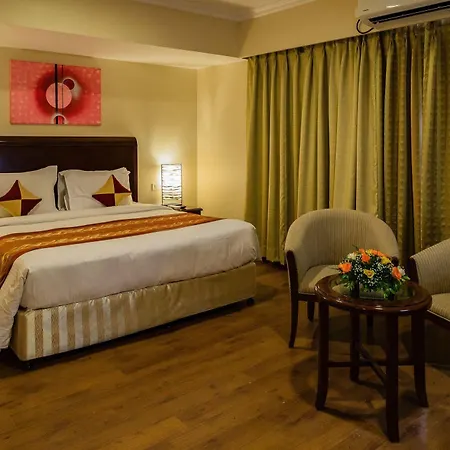 Hotel The & Powai 4*