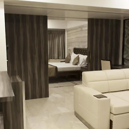 Executive Enclave Hotel