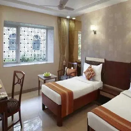 Suba Palace Near Gateway Of India Hotel