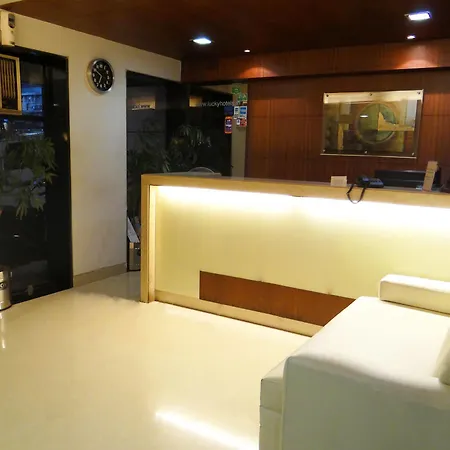 Hotel Lucky Bandra