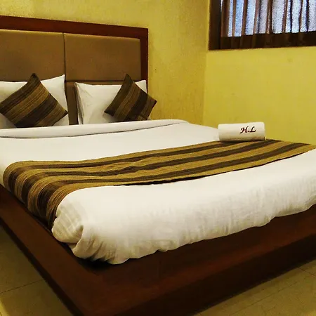 Lucky Bandra Hotel 3*