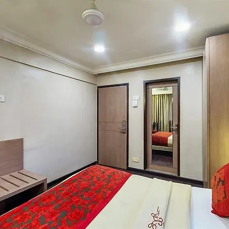 Landmark Hotel 2*