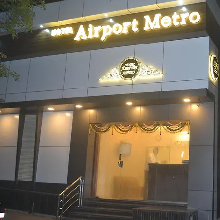 Collection O Airport Metro Andheri East Hotel 3*