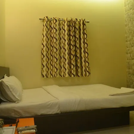 Collection O Airport Metro Andheri East Hotel 3*
