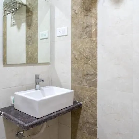 Hotel Oyo 11441 Casa Roomz Powai Mumbai