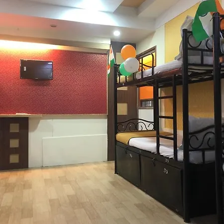 Hostel Bandra Only For Indian Male
