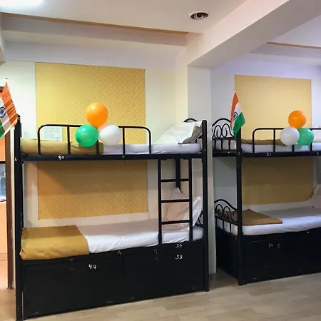 Hostel Bandra Only For Indian Male *