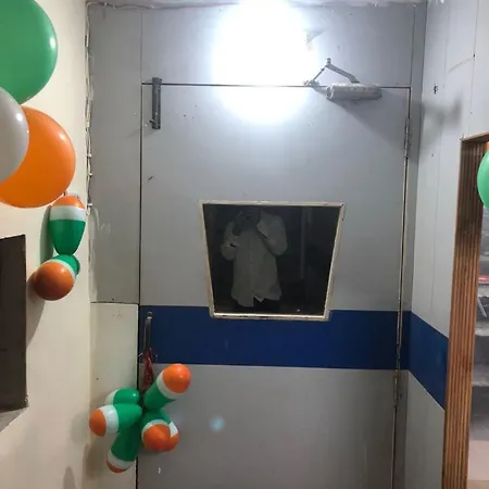 Hostel Bandra Only For Indian Male