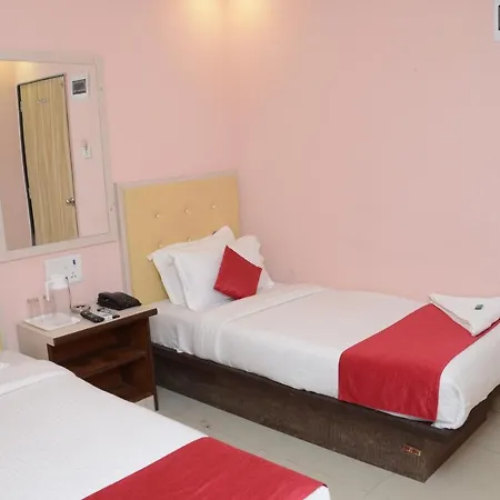 Sai Leela Grand Hotel 3*