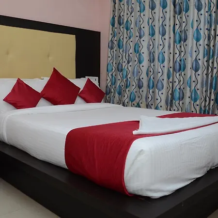 Sai Leela Grand Hotel 3*