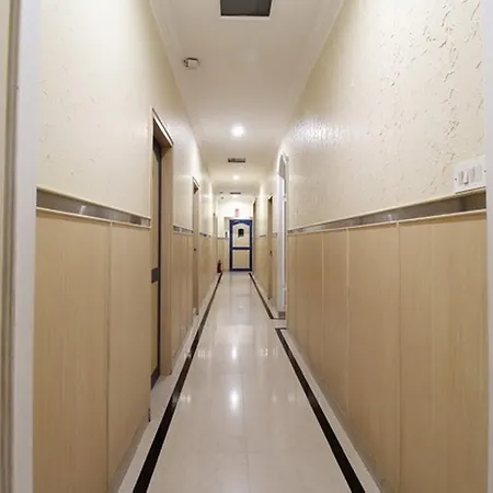 Hotel Ripon Palace 3*