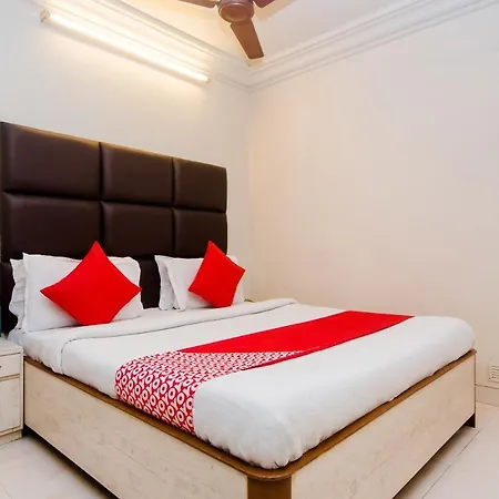 Oyo 935 Palkhee 3*