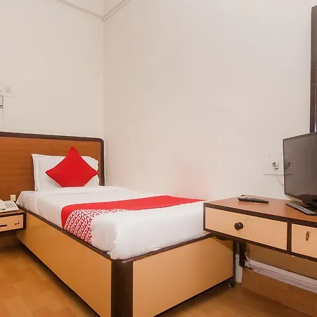 Oyo 935 Palkhee 3*