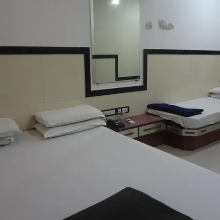 Hotel Swapna International 3*