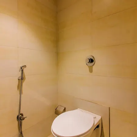 Hostel Hygeinic Airport Dormitory Near By Bom Mumbai