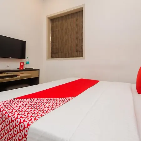 Oyo 8690 Kalpana Elite Hotel